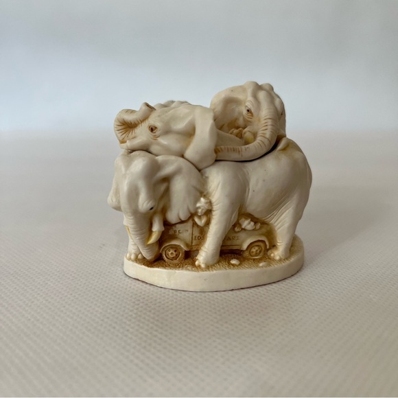 Harmony Kingdom Ed’s Safari The Big Day Elephant Trinket Box Treasure Chest - Picture 1 of 10